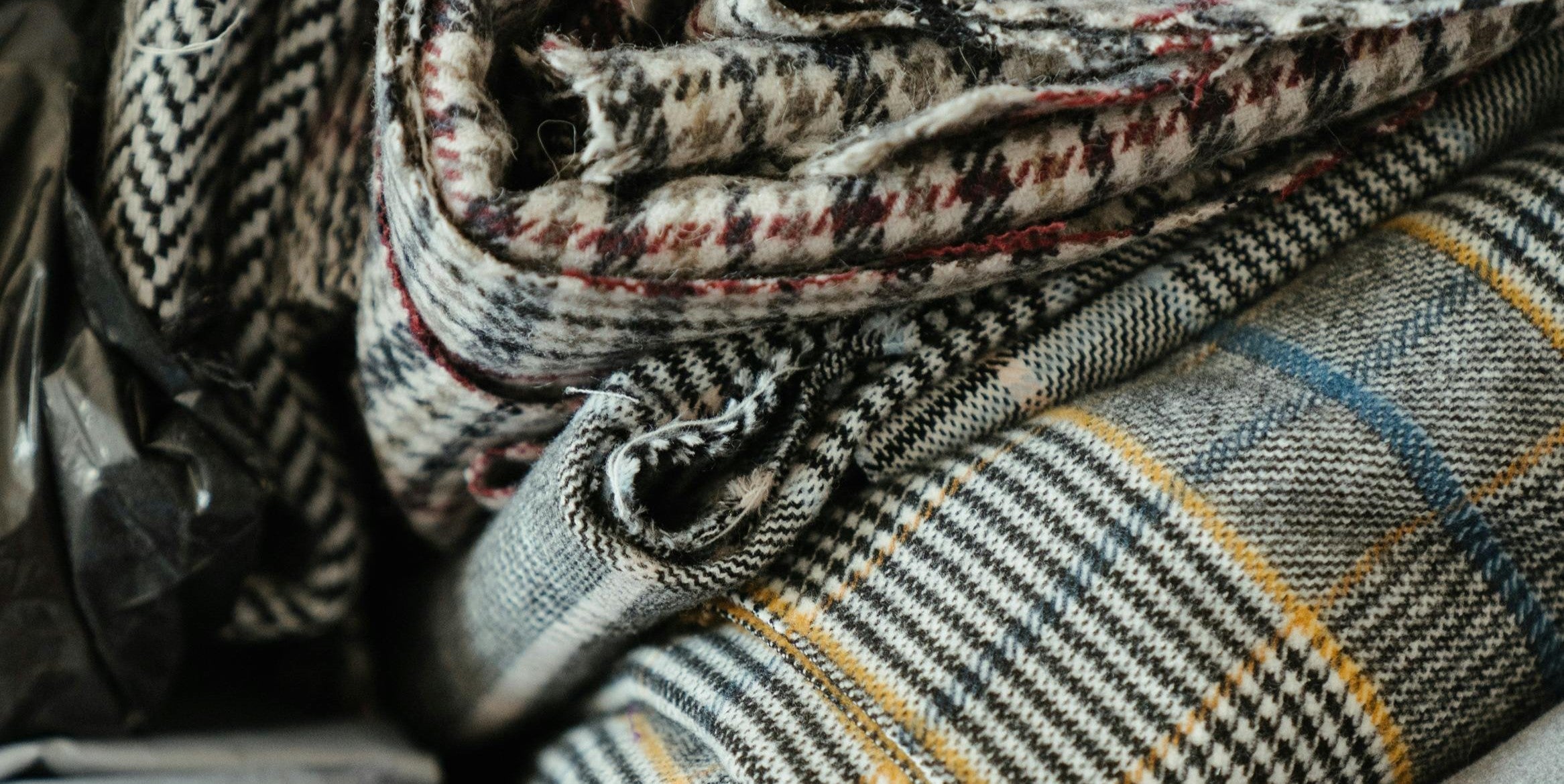Les Motifs Tartan : Comment Porter ce Classique des Accessoires de Costume Obrázek